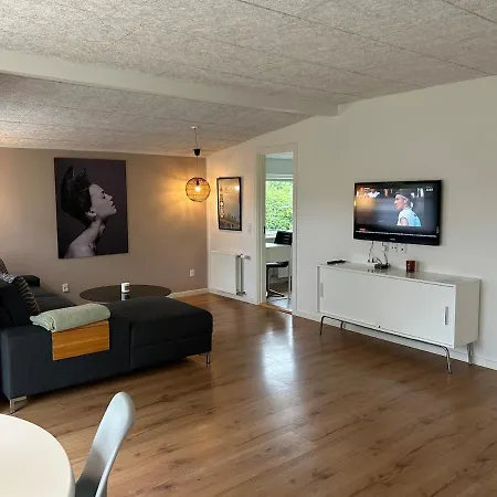 Lovely Downtown Биллунн